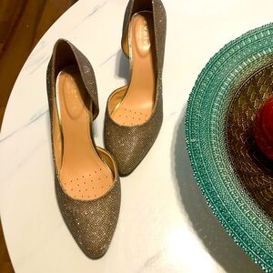 🌹Women’s Gold sparkle shoes